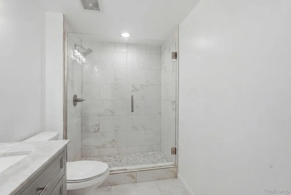 3320 Spinnaker Lane #7A Detroit City, MI 48207