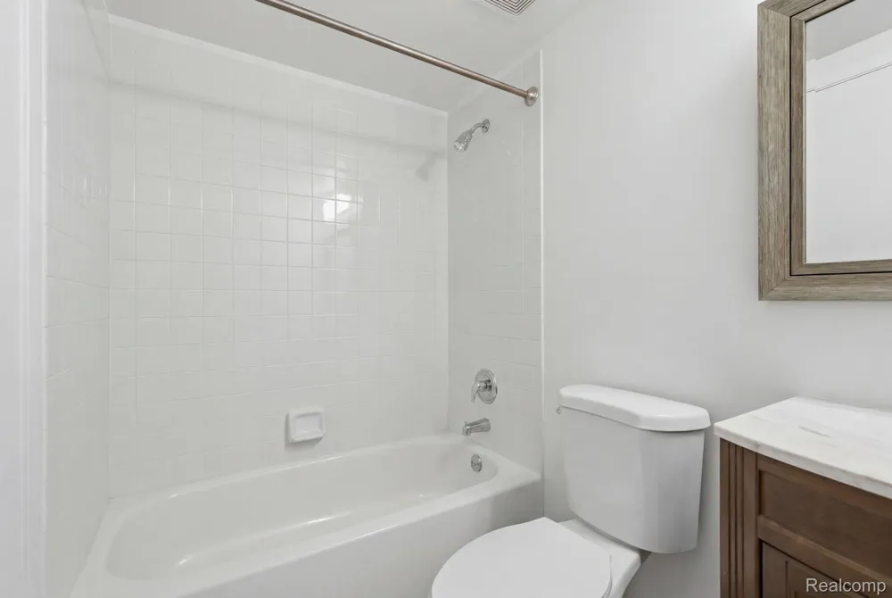 3320 Spinnaker Lane #7A Detroit City, MI 48207