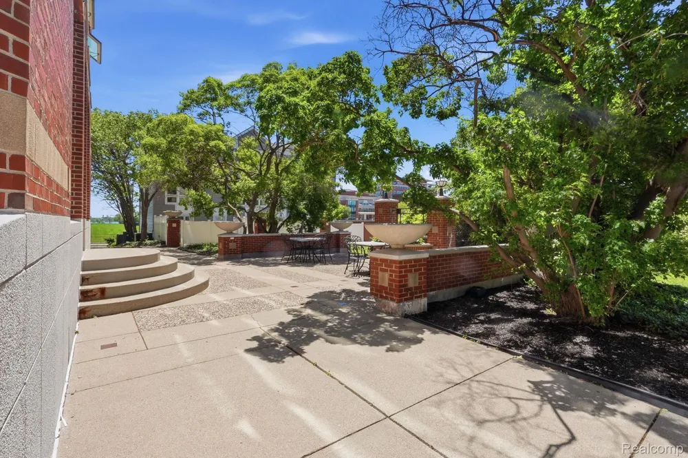3320 Spinnaker Lane #7A Detroit City, MI 48207