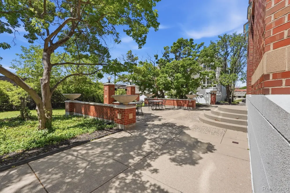 3320 Spinnaker Lane #7A Detroit City, MI 48207