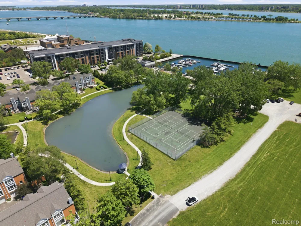 3320 Spinnaker Lane #7A Detroit City, MI 48207