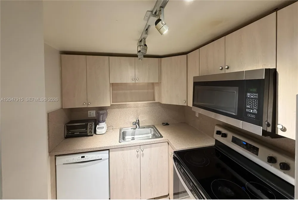 1205 Mariposa Ave #413 Coral Gables, FL 33146
