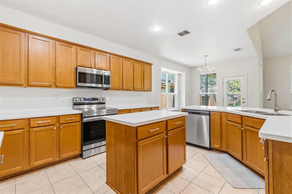 5223 Roan Brook San Antonio, TX 78251