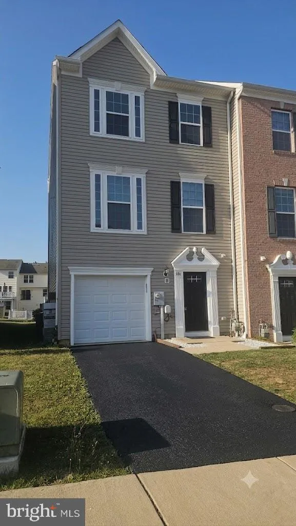 806 BLOSSOM DRIVE Hanover, PA 17331