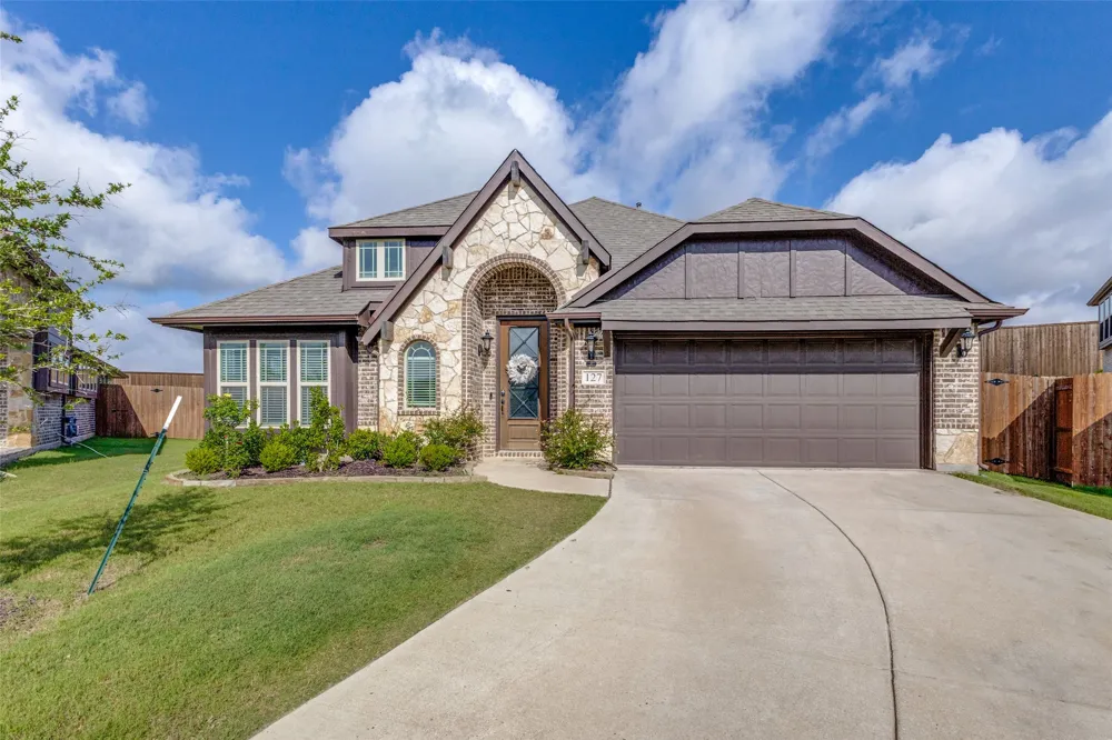 127 Woodlands Way Balch Springs, TX 75181
