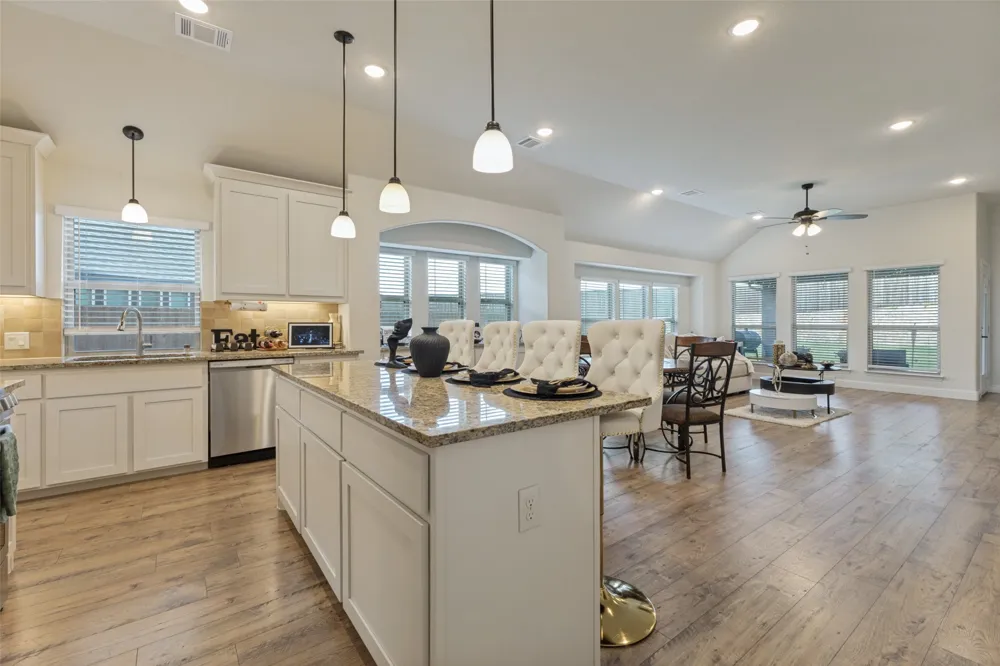 127 Woodlands Way Balch Springs, TX 75181