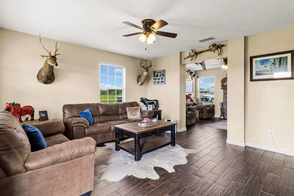 6559 Highway 21 W Madisonville, TX 77864