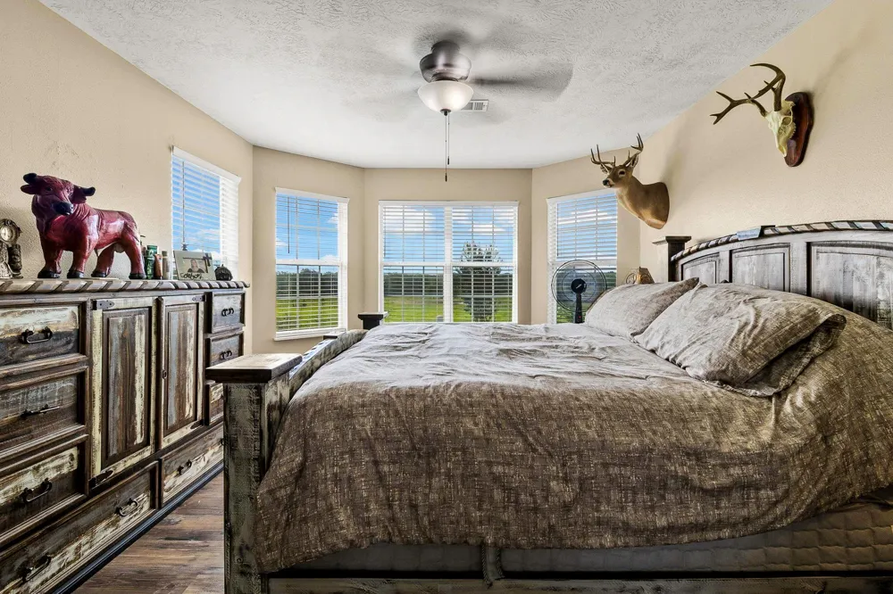 6559 Highway 21 W Madisonville, TX 77864