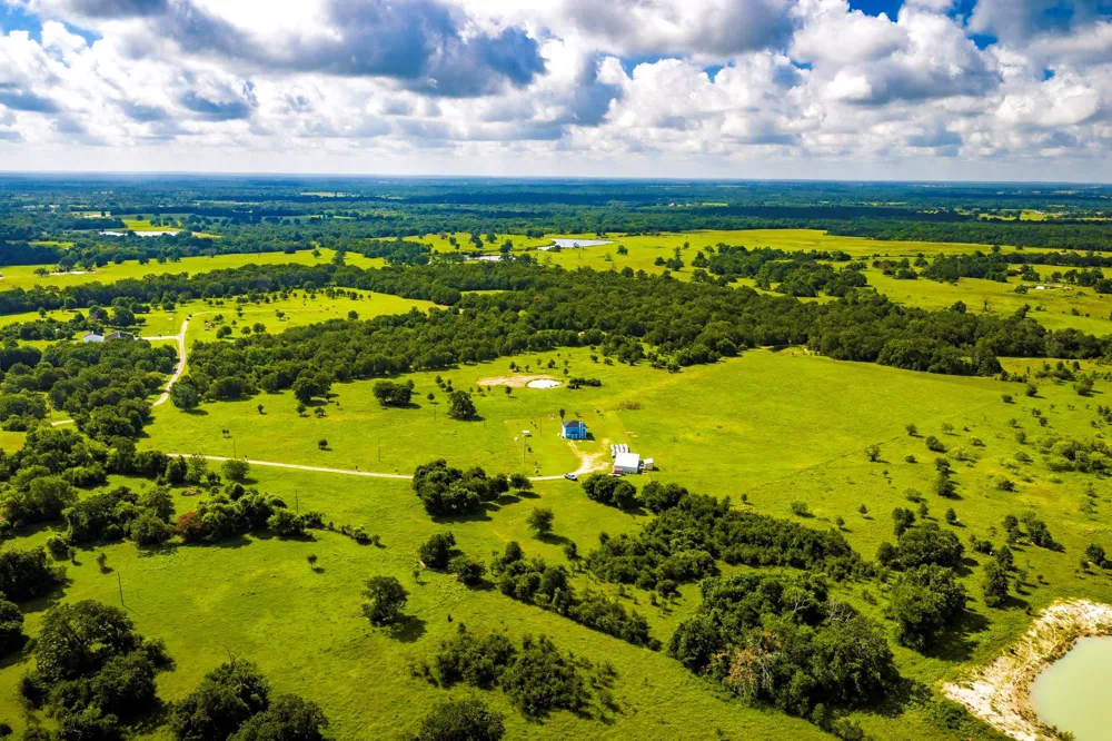 6559 Highway 21 W Madisonville, TX 77864