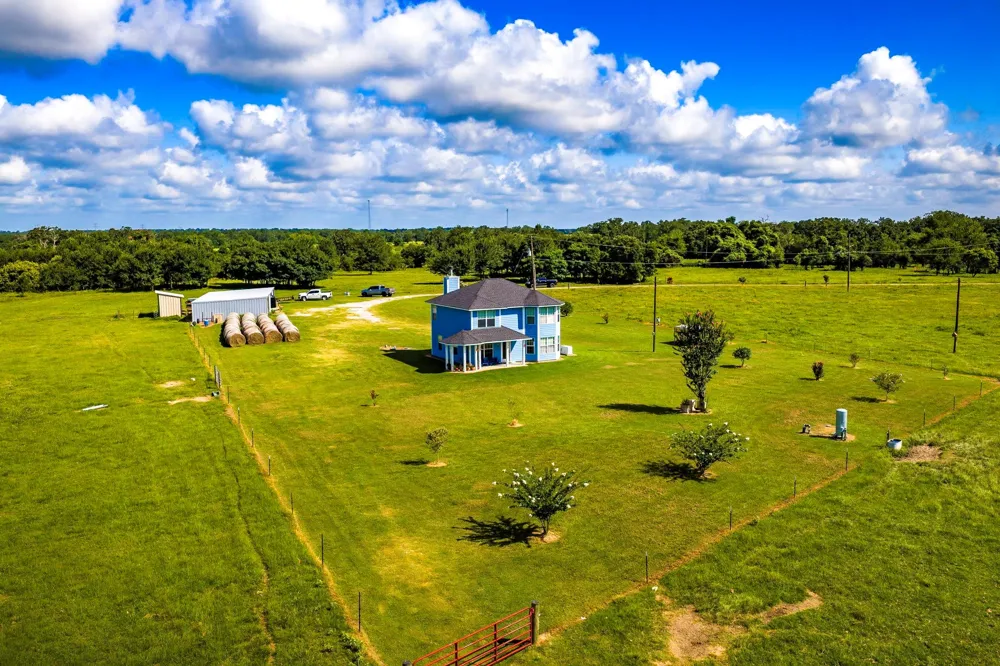 6559 Highway 21 W Madisonville, TX 77864