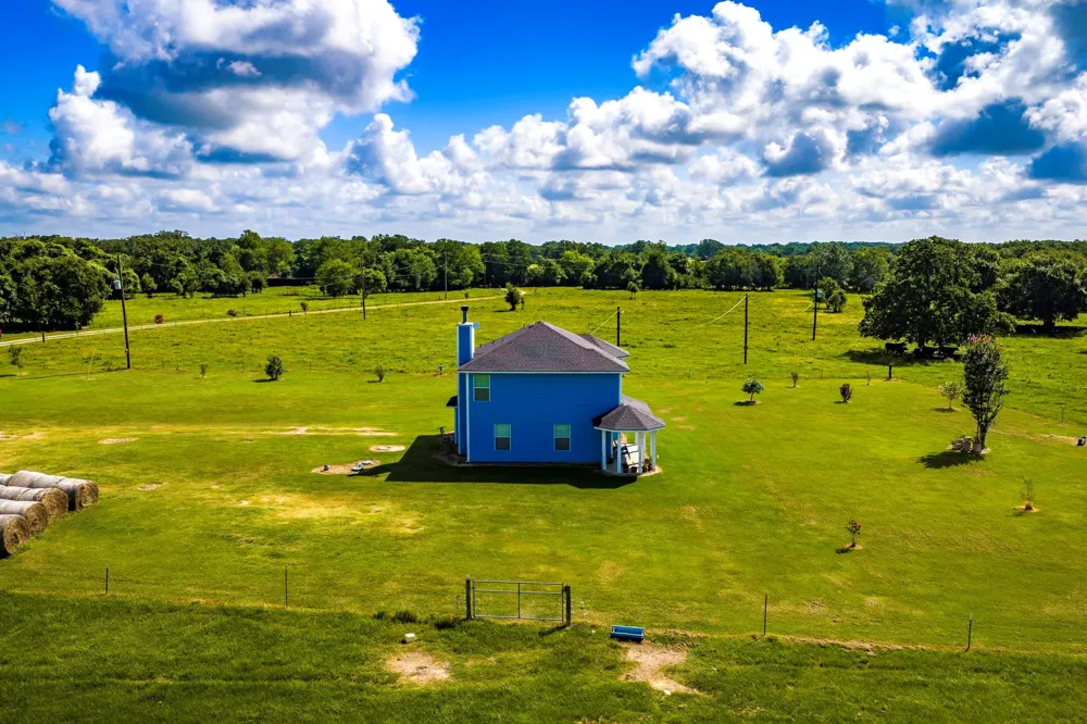 6559 Highway 21 W Madisonville, TX 77864
