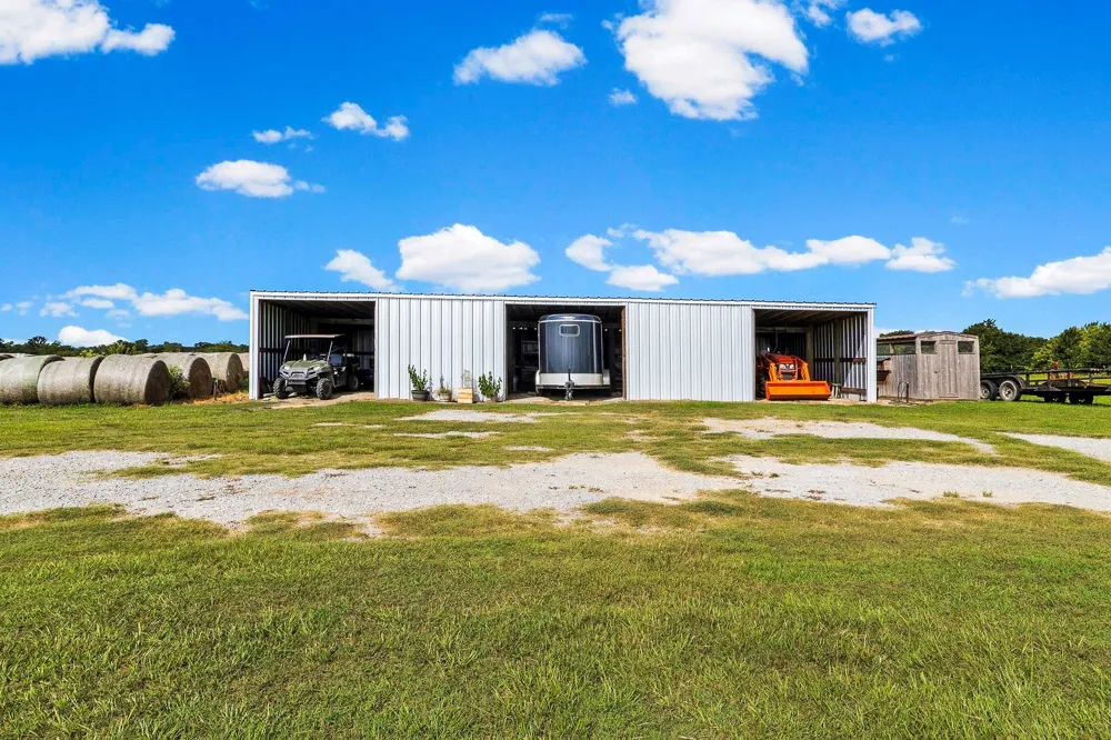 6559 Highway 21 W Madisonville, TX 77864