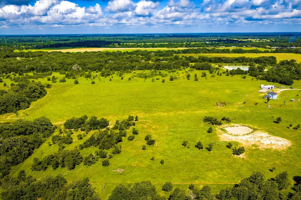 6559 Highway 21 W Madisonville, TX 77864