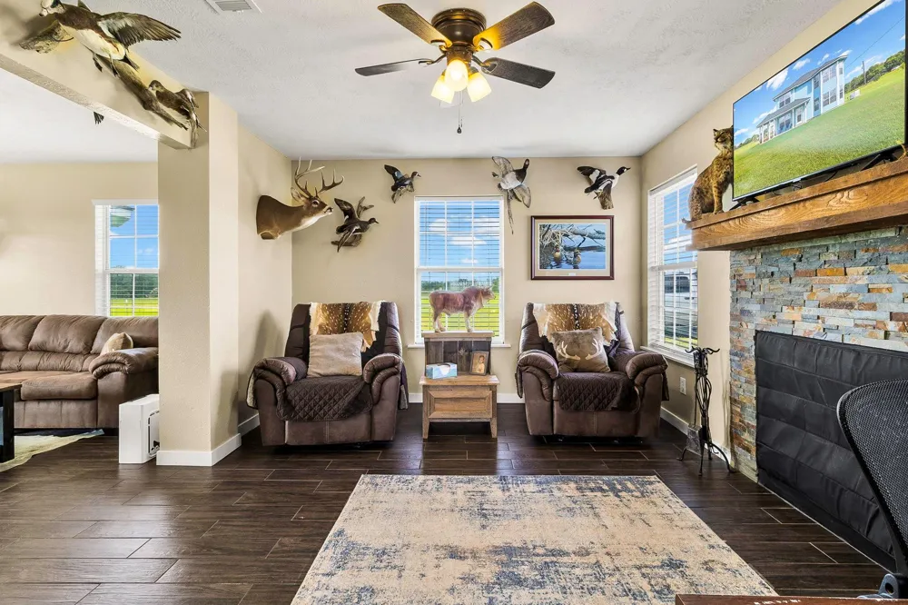 6559 Highway 21 W Madisonville, TX 77864