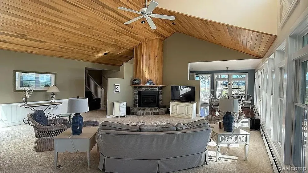 3219 Midway Drive Onekama Township, MI 49675