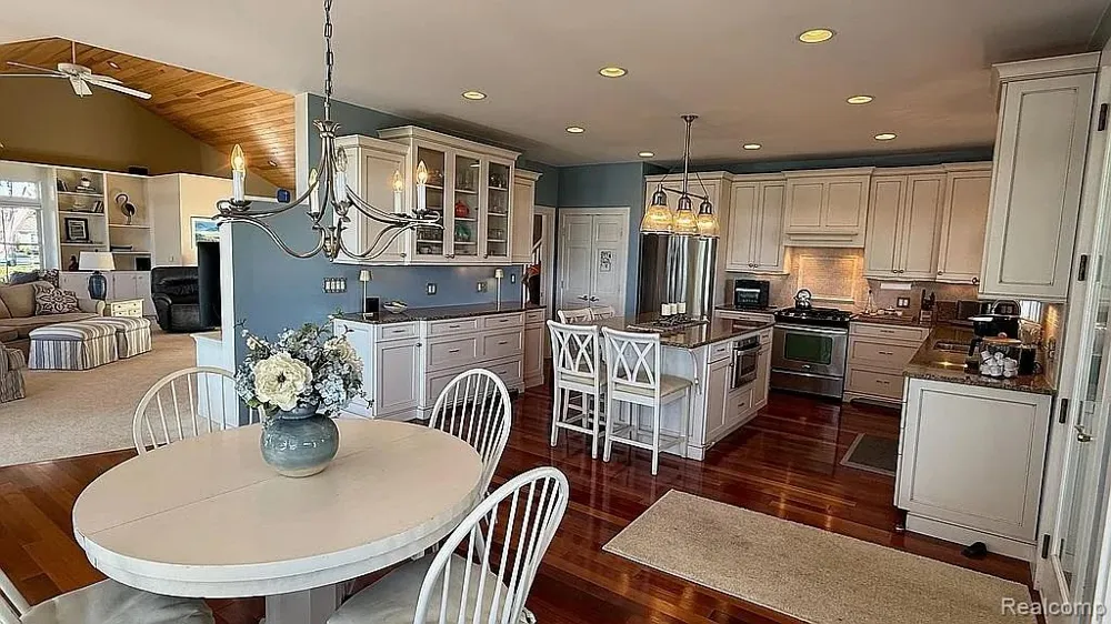3219 Midway Drive Onekama Township, MI 49675
