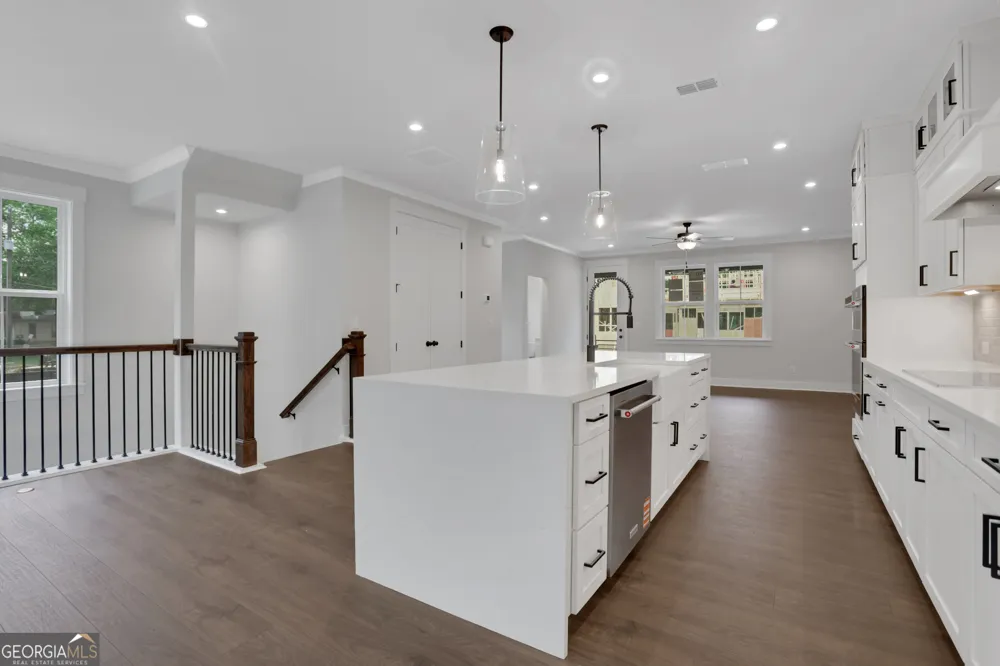 110 Bridgecrest RD Roswell, GA 30075