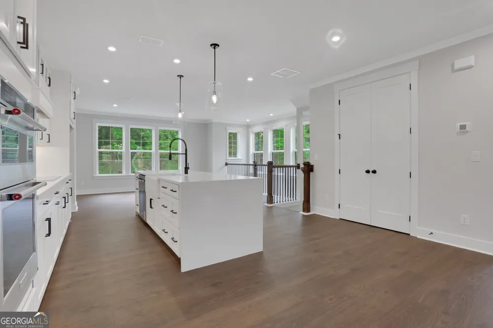 110 Bridgecrest RD Roswell, GA 30075