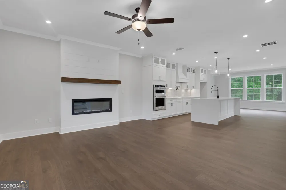 110 Bridgecrest RD Roswell, GA 30075
