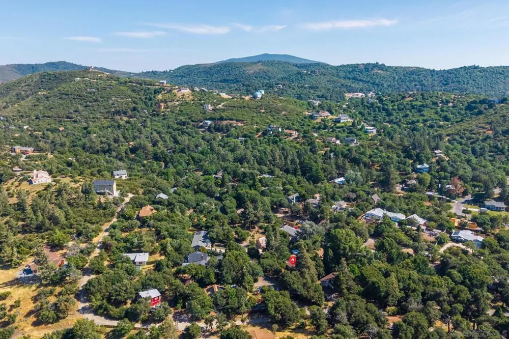 2816 Heliotrope Dr Julian, CA 92036
