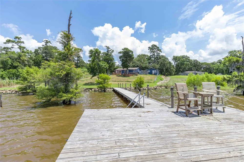 3843 Simon Road Anahuac, TX 77514