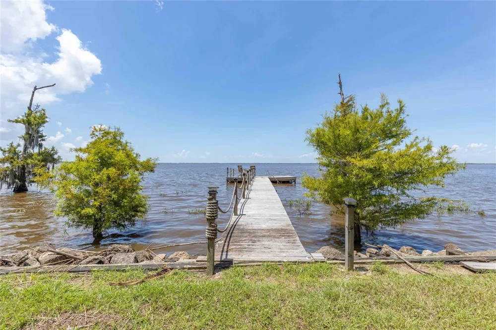3843 Simon Road Anahuac, TX 77514