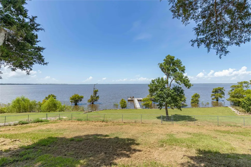 3843 Simon Road Anahuac, TX 77514