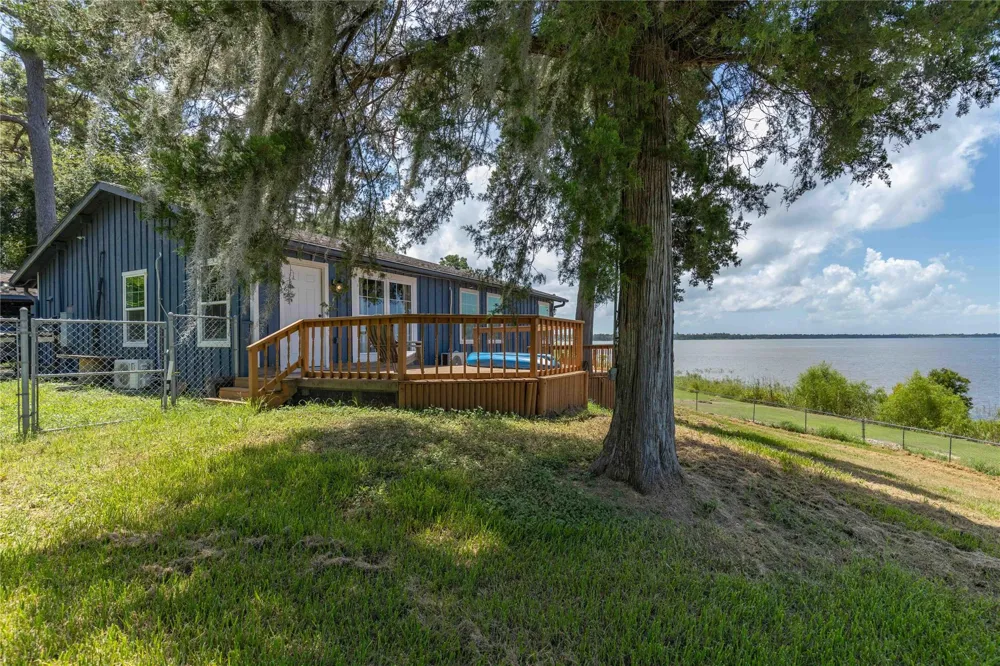 3843 Simon Road Anahuac, TX 77514