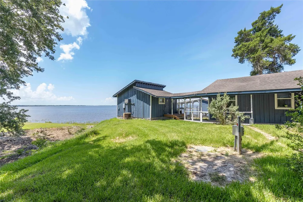 3843 Simon Road Anahuac, TX 77514
