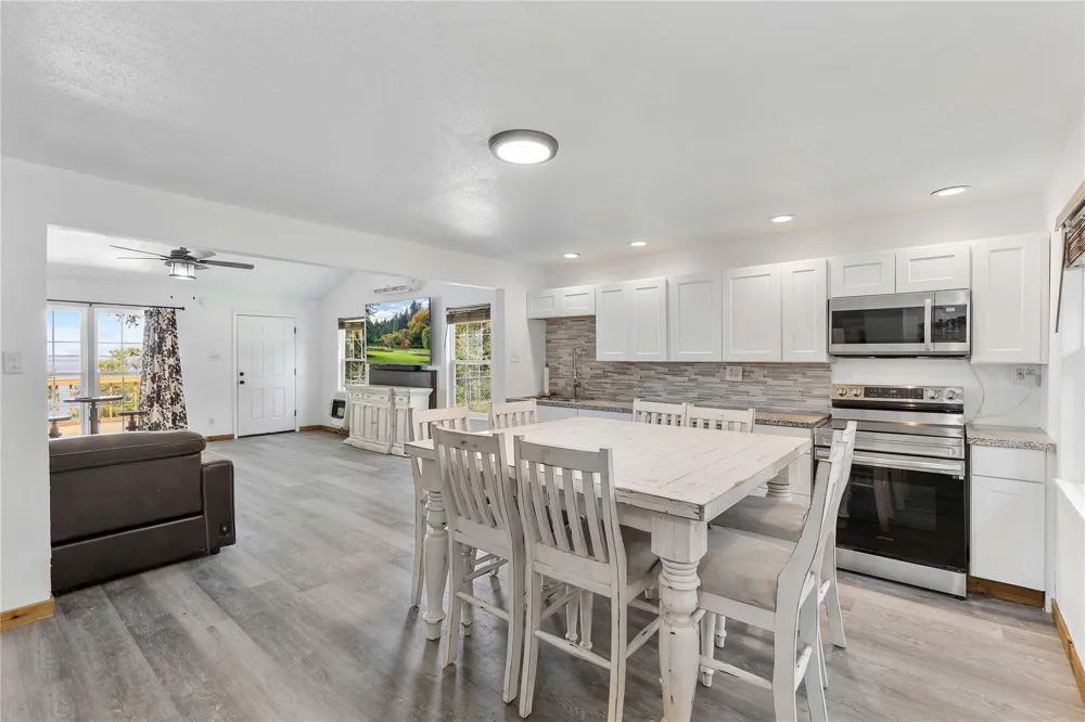3843 Simon Road Anahuac, TX 77514