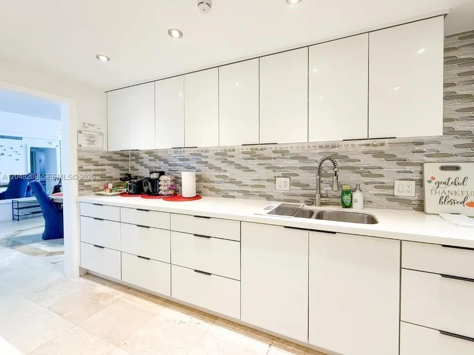 3901 S Ocean Dr #9B Hollywood, FL 33019