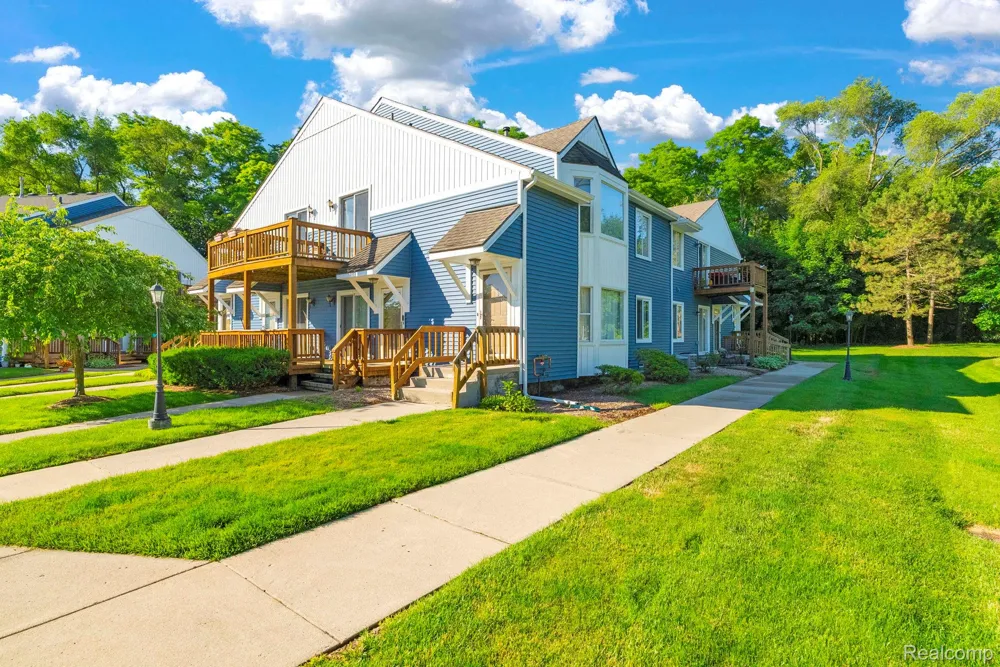 45000 Bayview Drive #3 Novi City, MI 48377