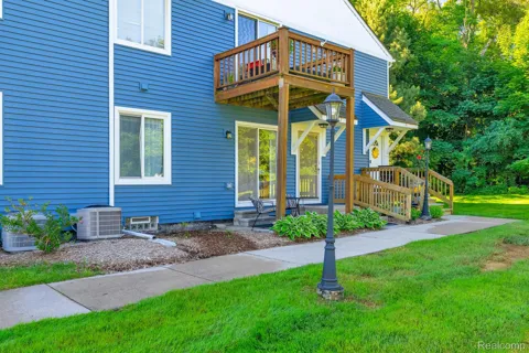 45000 Bayview Drive #3