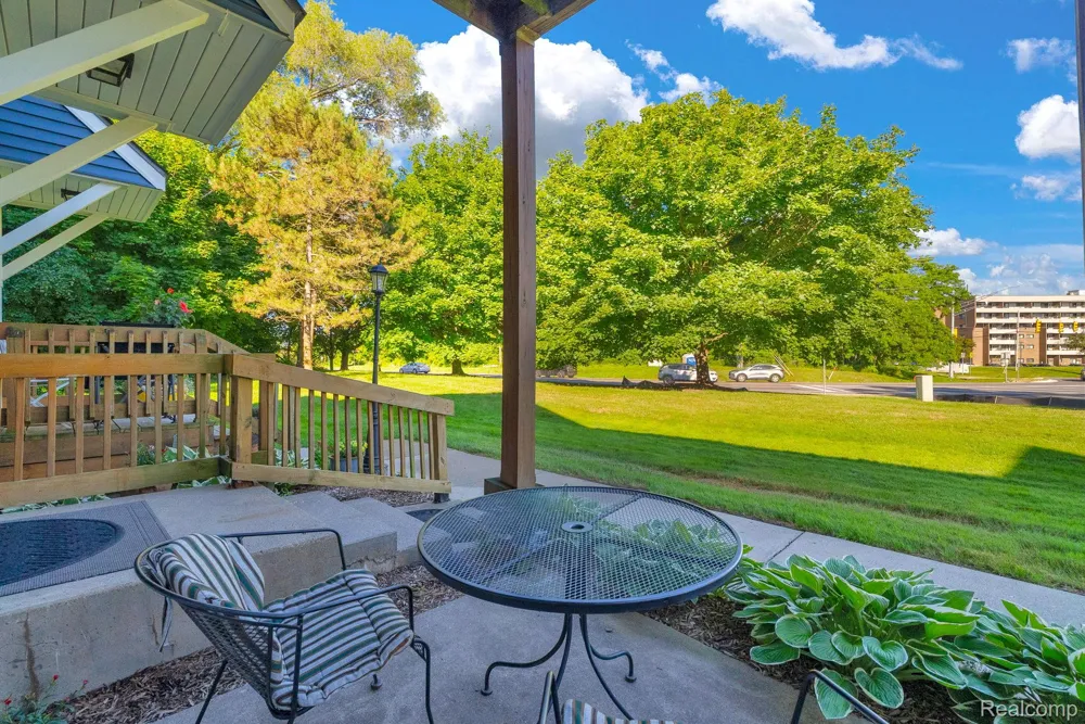 45000 Bayview Drive #3 Novi City, MI 48377