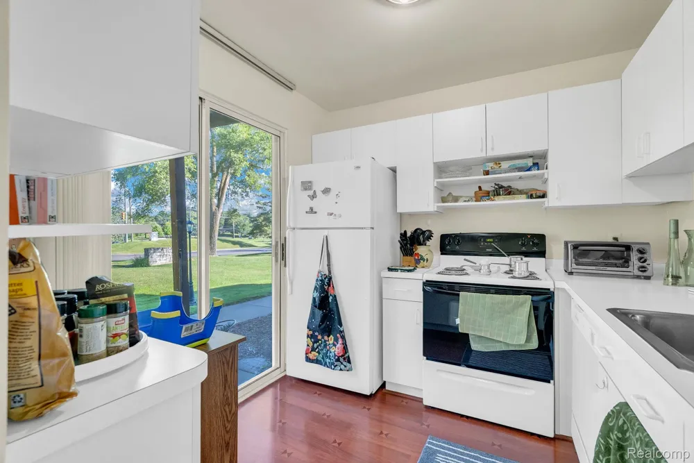 45000 Bayview Drive #3 Novi City, MI 48377