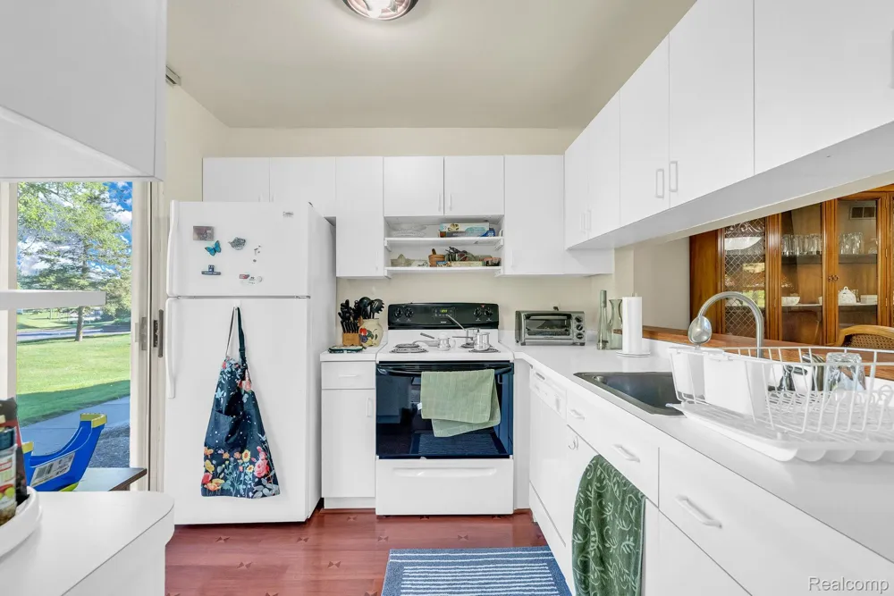45000 Bayview Drive #3 Novi City, MI 48377