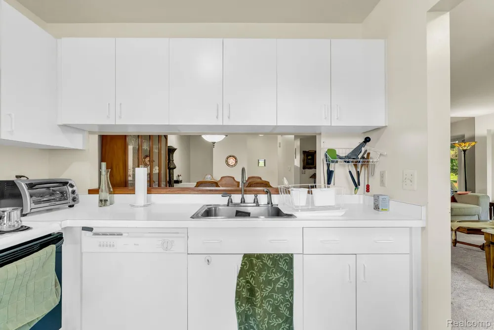45000 Bayview Drive #3 Novi City, MI 48377
