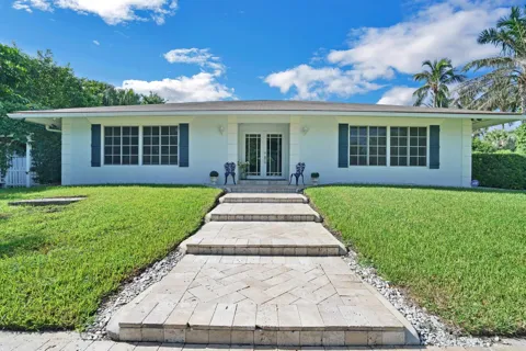 17 E Ocean Avenue