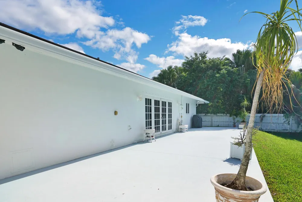 17 E Ocean Avenue Ocean Ridge, FL 33435