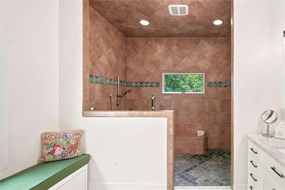 714 Clearview Drive Talking Rock, GA 30175