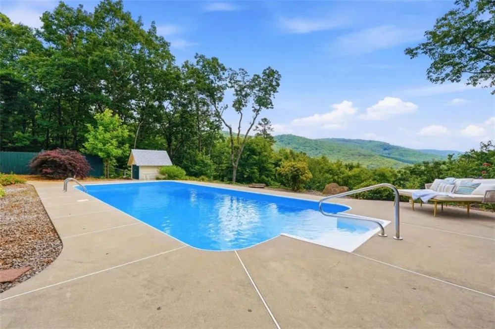 714 Clearview Drive Talking Rock, GA 30175