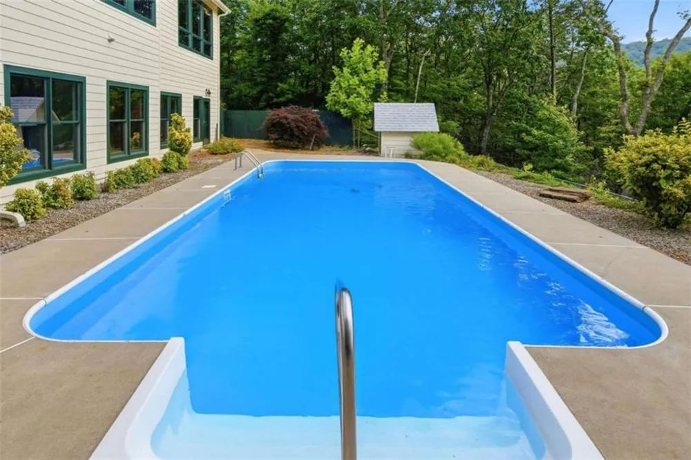 714 Clearview Drive Talking Rock, GA 30175