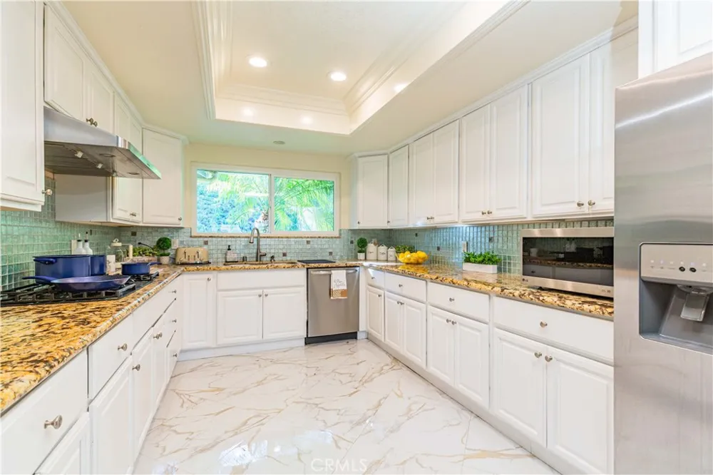 834 Cloverview Glendora, CA 91741