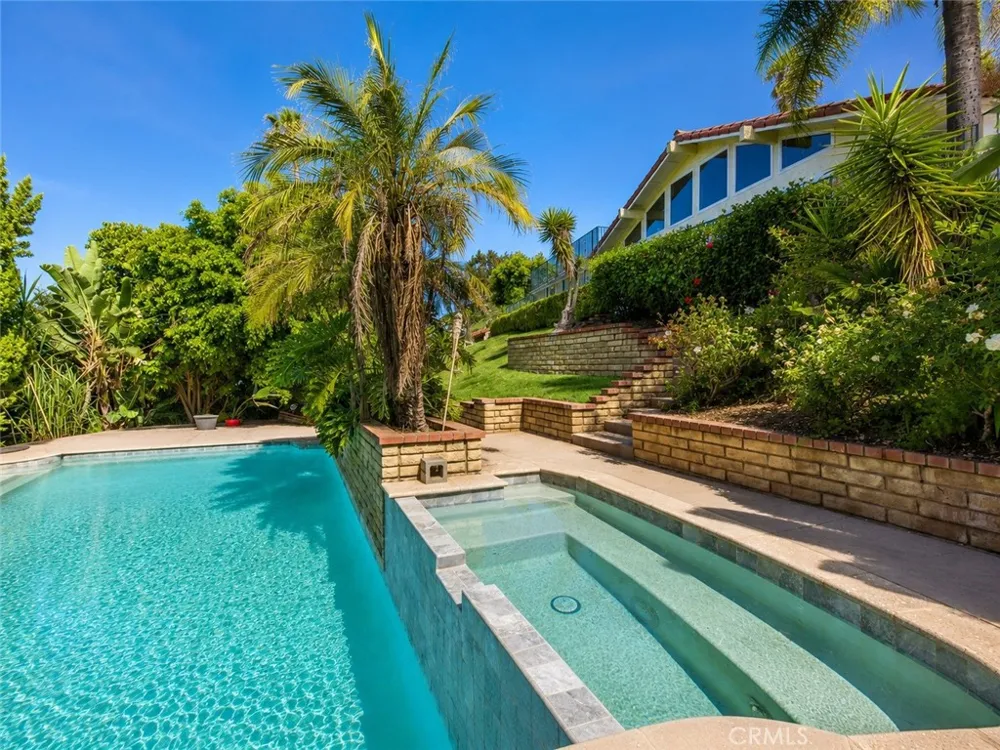 834 Cloverview Glendora, CA 91741