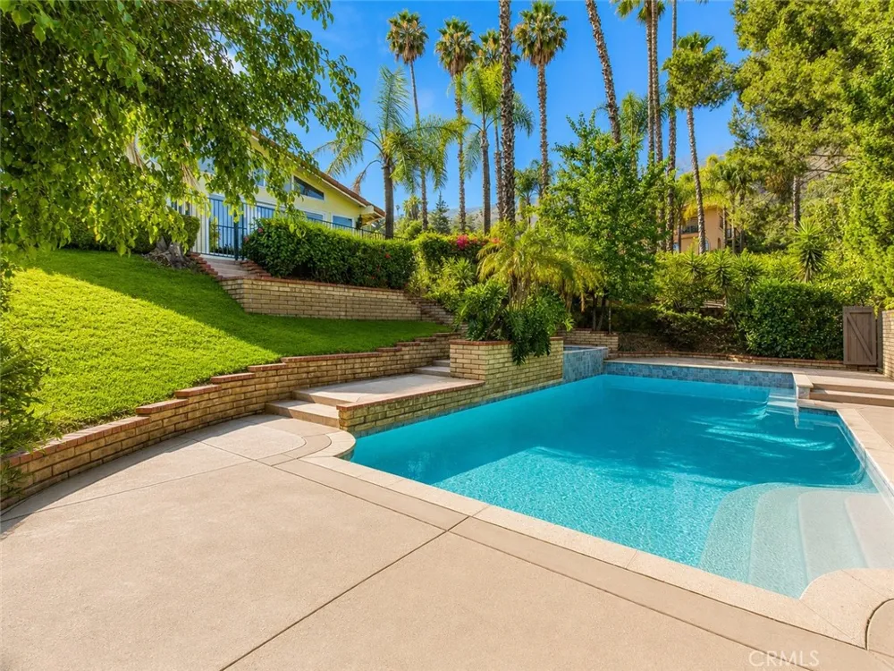 834 Cloverview Glendora, CA 91741