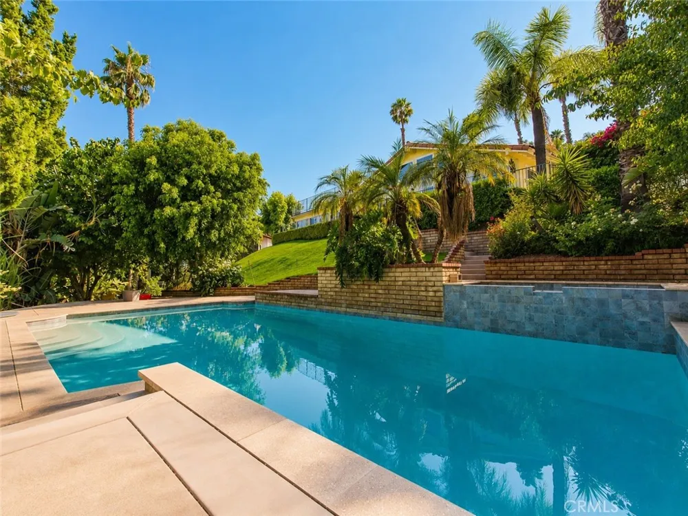834 Cloverview Glendora, CA 91741