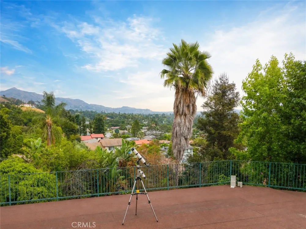 834 Cloverview Glendora, CA 91741