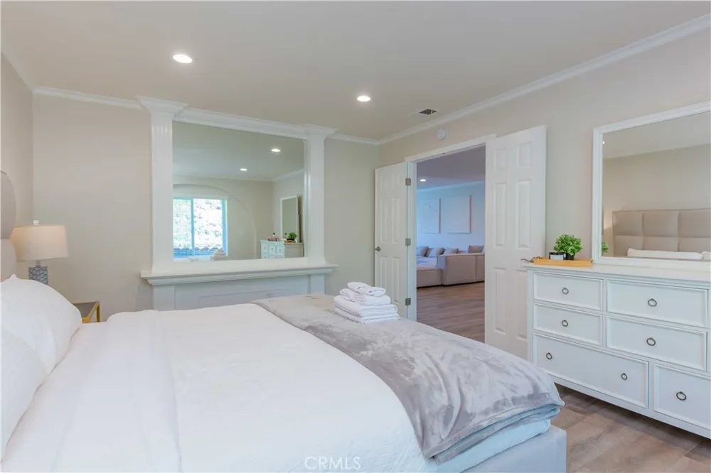 834 Cloverview Glendora, CA 91741