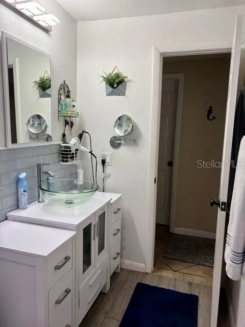 915 HARBOR HILL DRIVE Safety Harbor, FL 34695