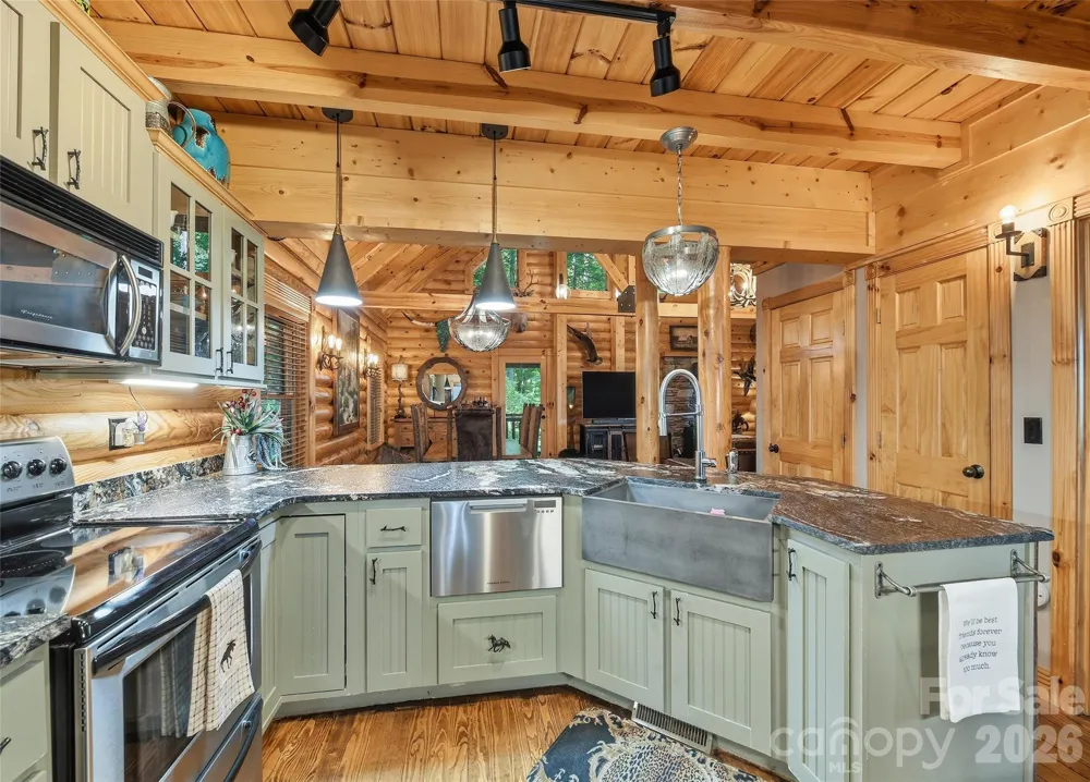 26 Tawodi Trail Maggie Valley, NC 28751